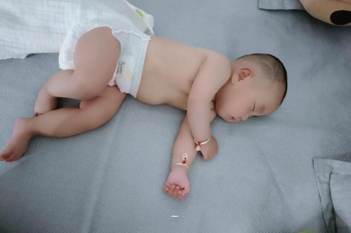 武汉宝宝总是摇头怎么回事